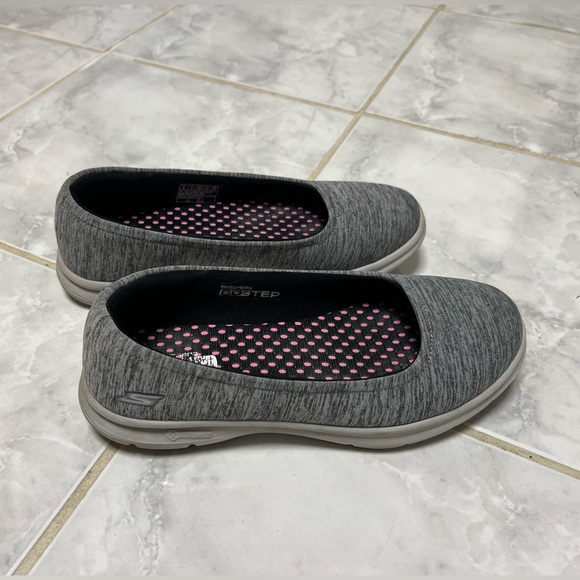 Skechers flats grey size 6 - Picture 2 of 4